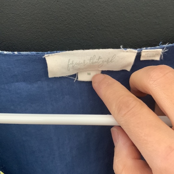 Anthropologie‎ Forever That Girl cropped Embroidered Smocked Nlouse. Siz… - Picture 8 of 13